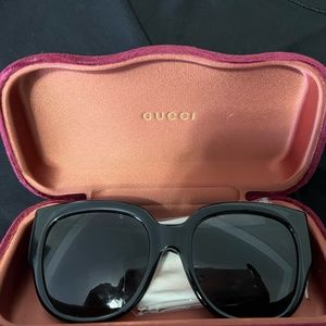 GUCCI CAT EYE SUNGLASSES